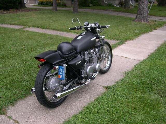 finished pics of the kz650 custom cafe bobber